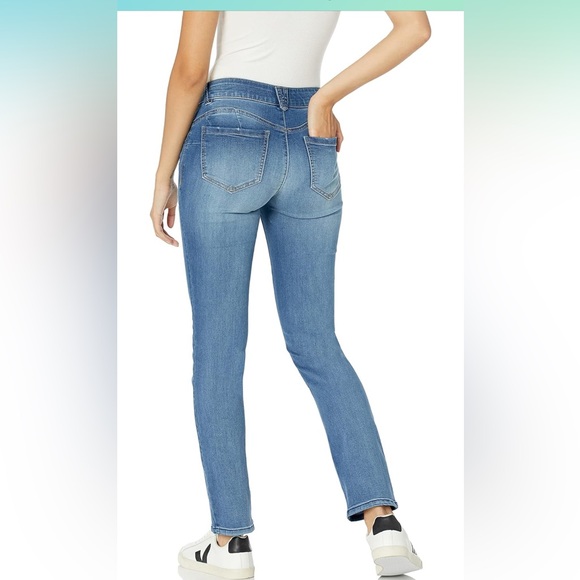 Democracy Women's Petite Ab Solution Straight Leg Jean - Picture 2 of 2